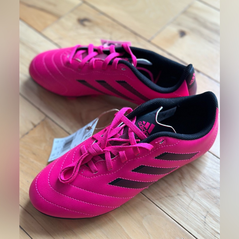 NWOB Girls Adidas Soccer Cleats